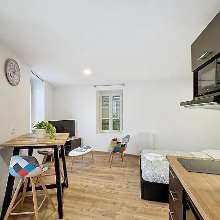 דירה Proche Des Commerces Nationale 2 רויה